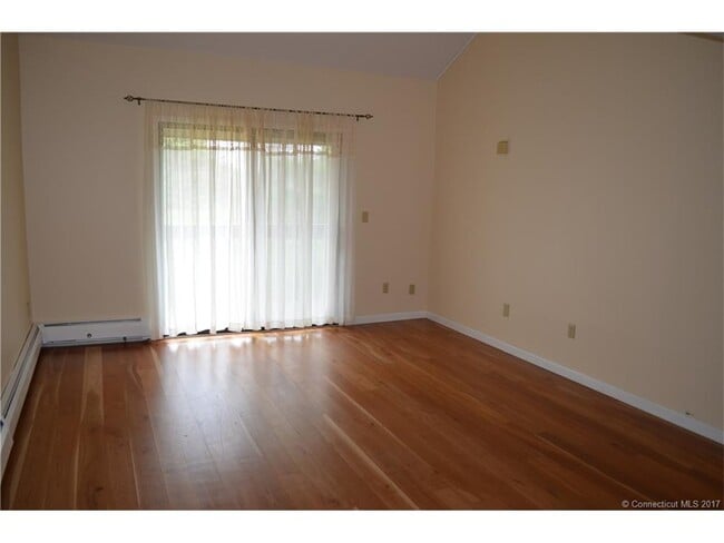 Building Photo - 23 Amato Dr