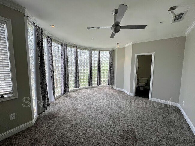 Building Photo - 4040 Avondale Ave