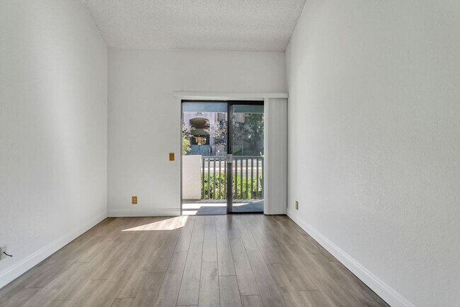 Building Photo - 8878 Regents Rd