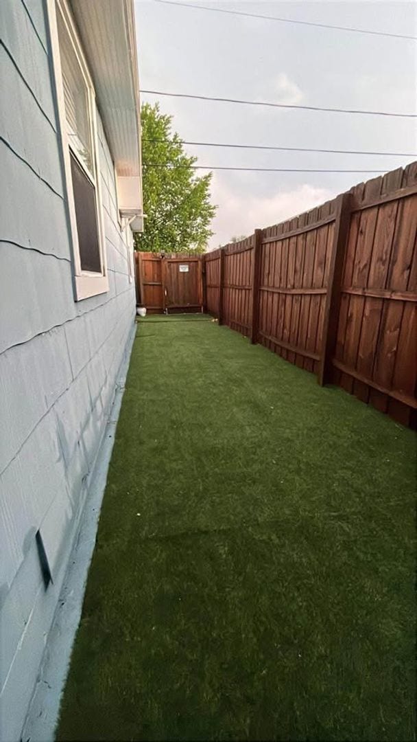 Building Photo - HOUSING VOUCHER ACCEPTED: 2-Bedroom Home in Prime St. Pete Location! FURNISHED OR UNFURNISHED. MI...