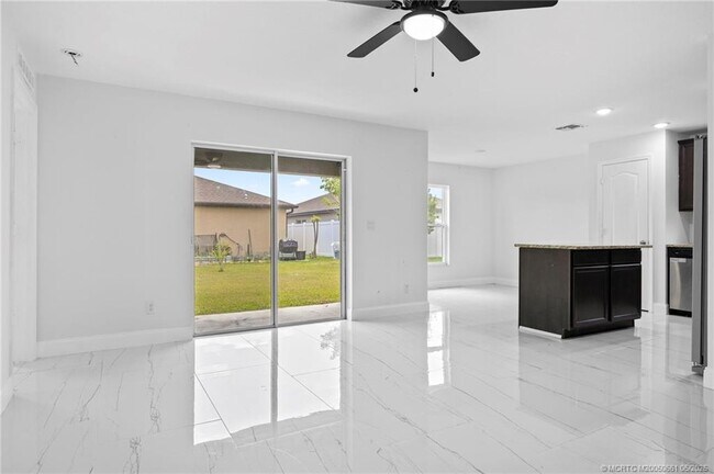 Building Photo - 5405 Jamboree Dr