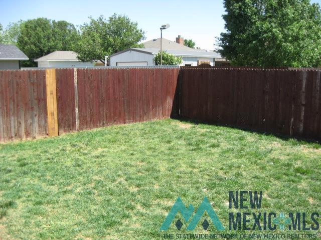 Building Photo - 2101 Northglen Dr
