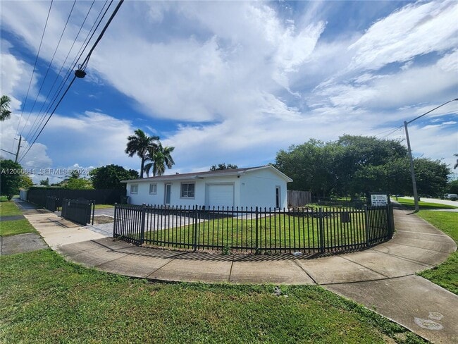 Building Photo - 771 NW 15th St