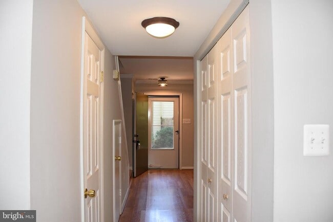 Building Photo - 10665 Myrtle Oak Ct
