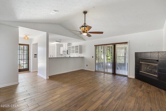 Building Photo - 616 Lake Powell Dr