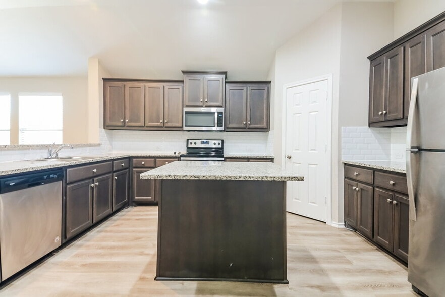Building Photo - 4713 Joshua Dr