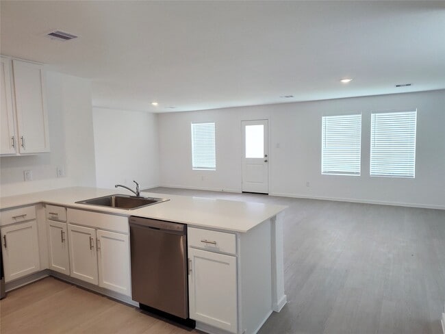 Building Photo - 28763 Texas Plns Dr