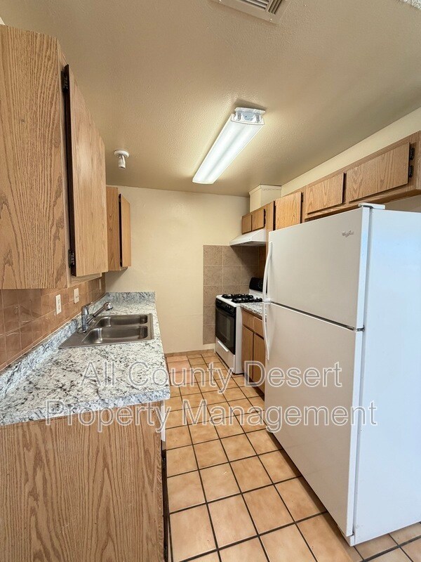 Building Photo - 13079 Eliseo Rd