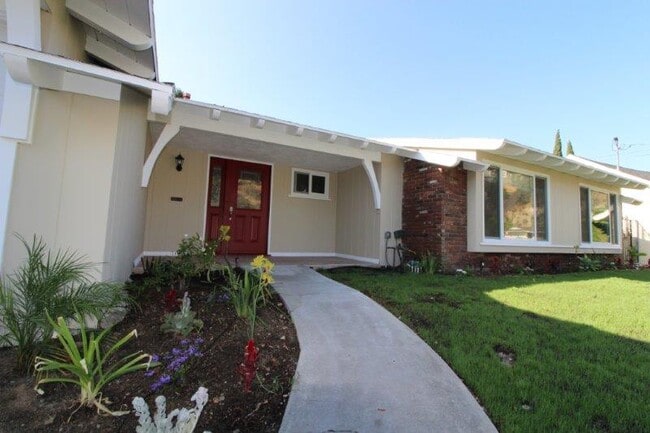 Building Photo - 1811 Coro Terrace
