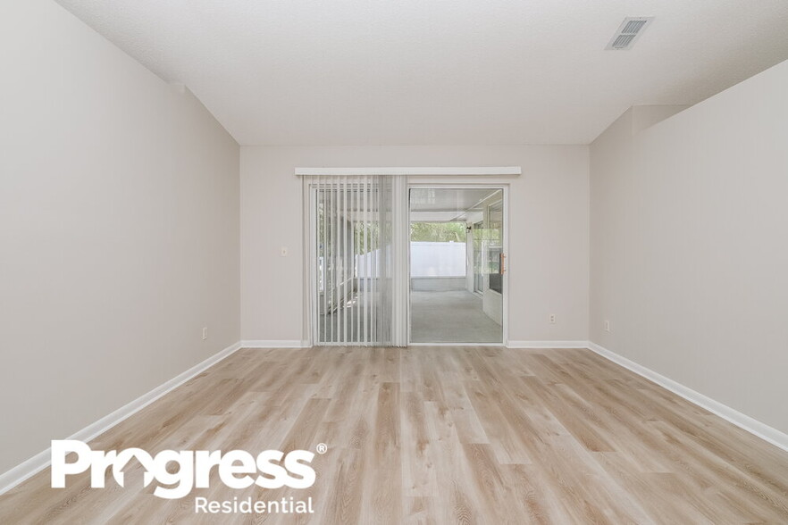 Building Photo - 10414 Ashley Oaks Dr