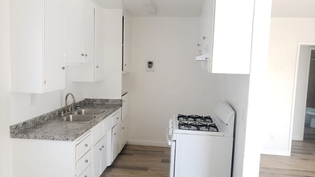 Building Photo - 6636 Tujunga Ave