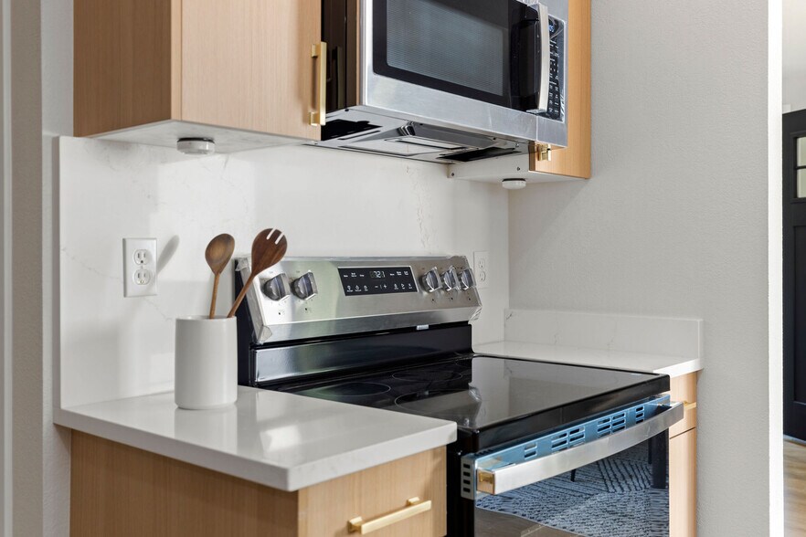 Building Photo - 140 Judson St