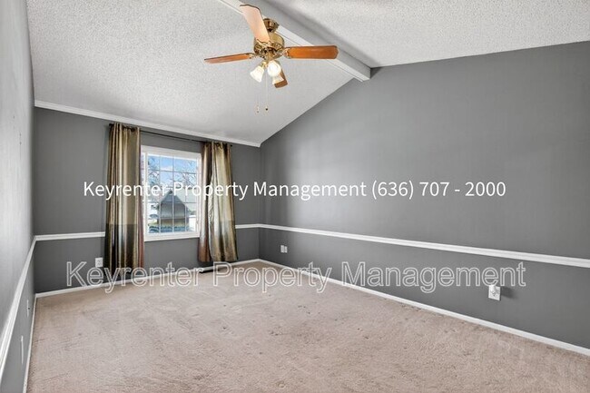 Building Photo - 971 Whispering Ridge Ln