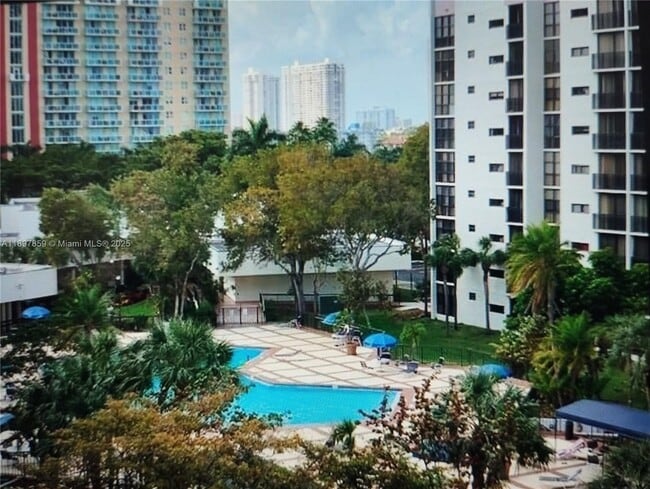 Primary Photo - 17021 N Bay Rd