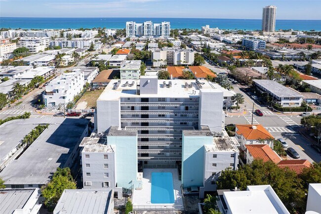 Building Photo - 7620 Carlyle Ave