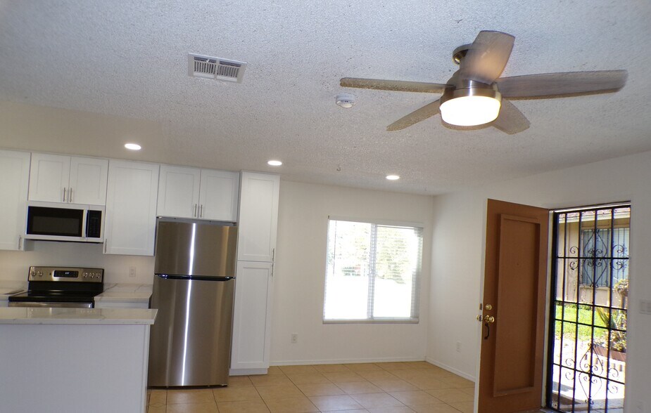 Building Photo - 6633 Stonepine Ln
