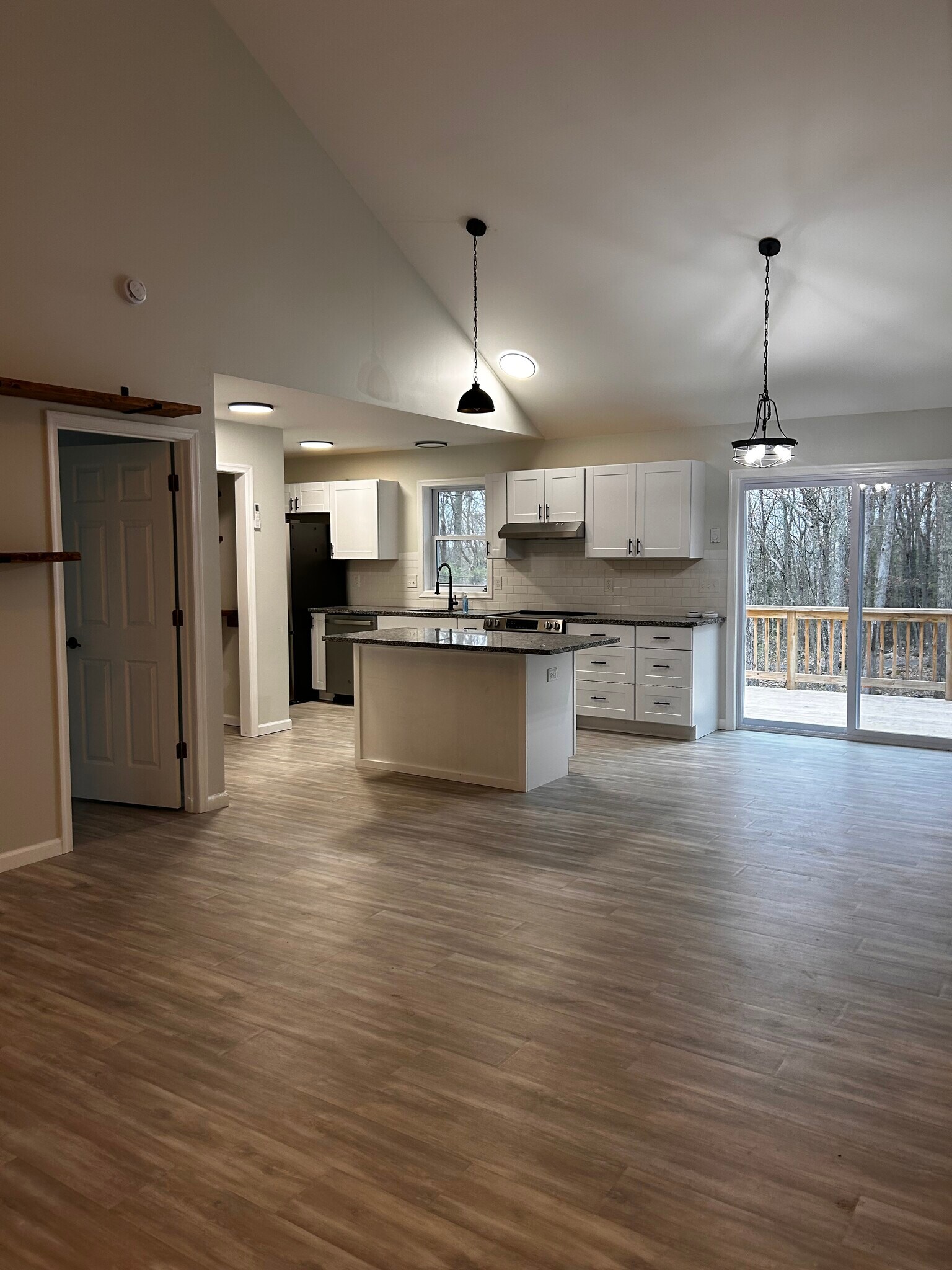 Building Photo - 150 Cree Rd