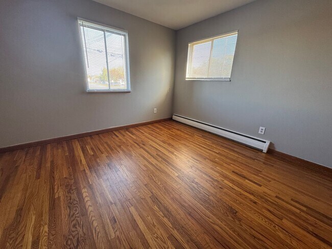 Building Photo - 3935 W Sylvania Ave