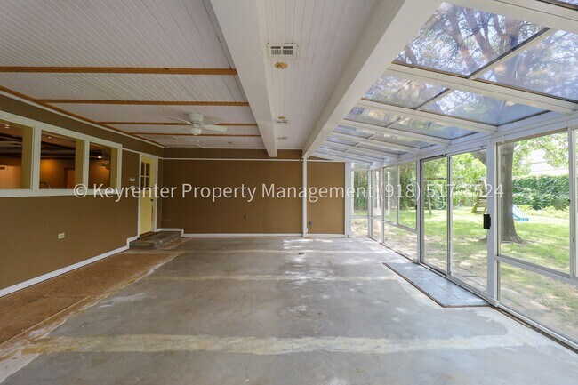 Building Photo - 1426 E 32nd Pl