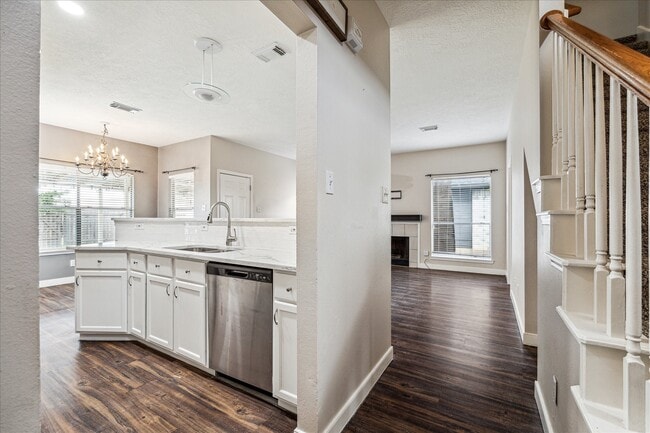 Building Photo - 11902 Oakner Dr