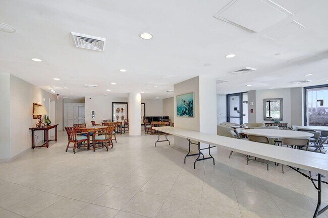 Building Photo - 5080 N Ocean Dr