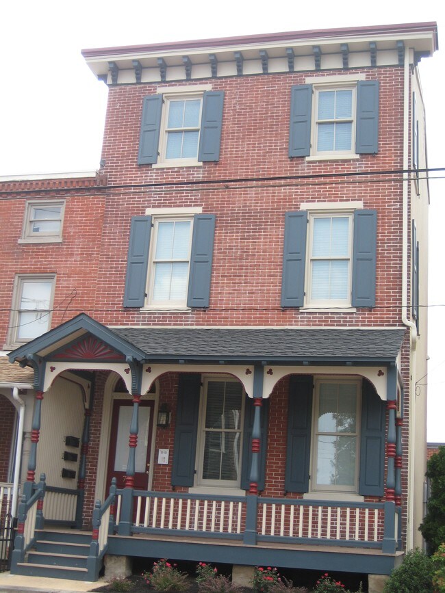 Primary Photo - 711 N Washington St