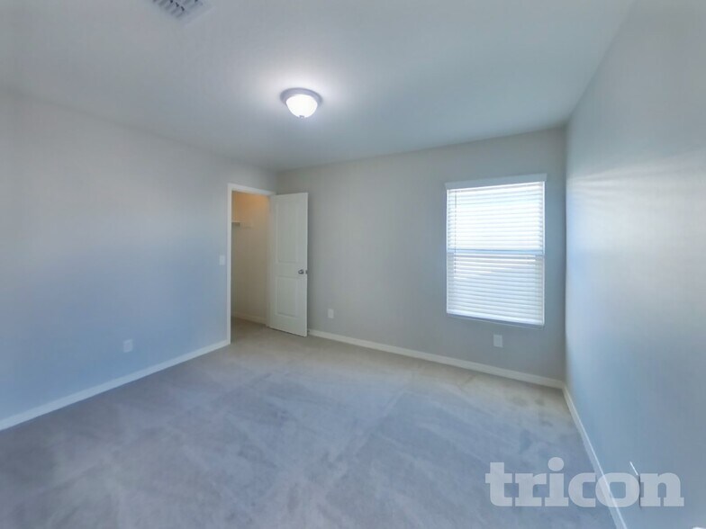 Building Photo - 4521 W Saddlebush Way