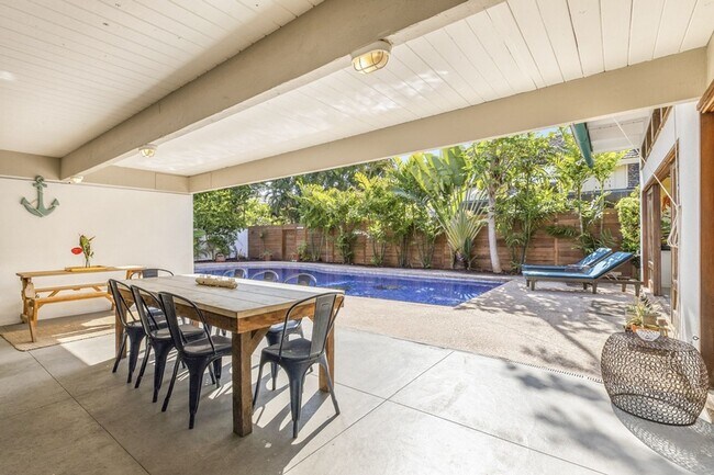 Building Photo - Elegant Home w/ Private Beach Access, Pool...