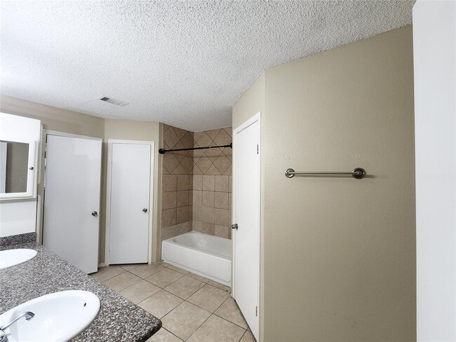 Building Photo - 3207 Glade Springs Dr