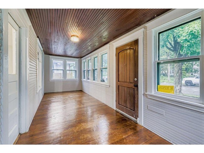 Building Photo - 2939 Russell Ave N