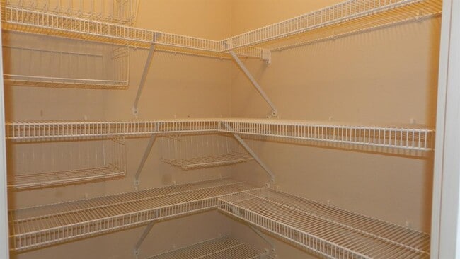 Building Photo - 613 Hickory Run Dr