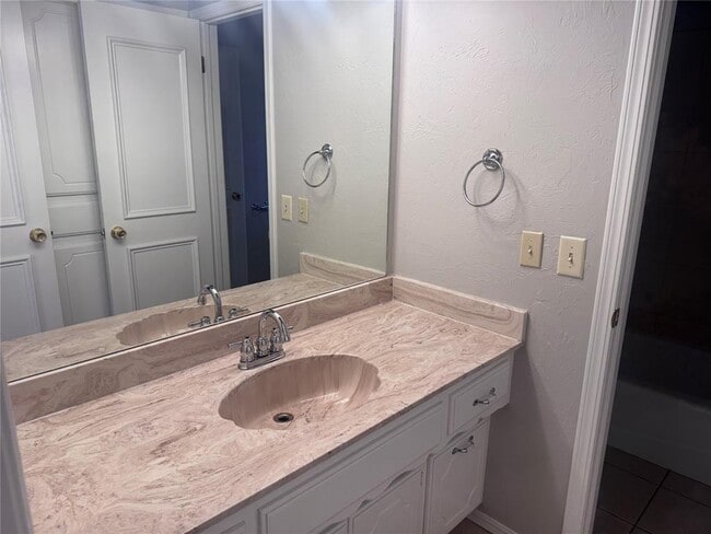 Building Photo - 12216 Sylvester Dr