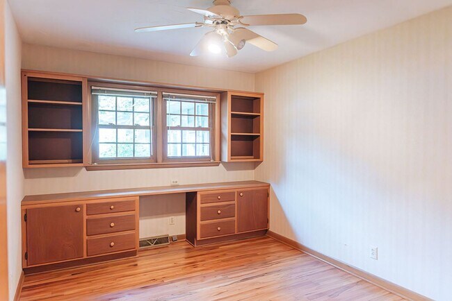 Building Photo - 3 Bed 3 Bath Home