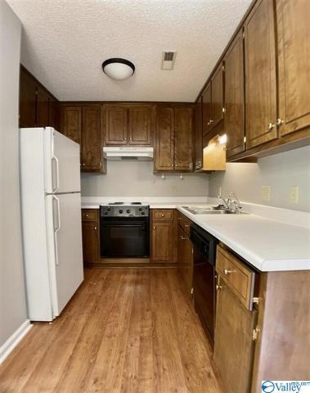 Building Photo - 158 Hollington Dr NE