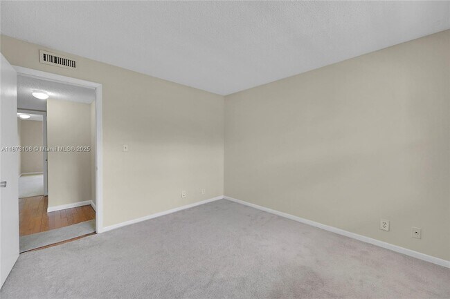 Building Photo - 1100 NW 87th Ave
