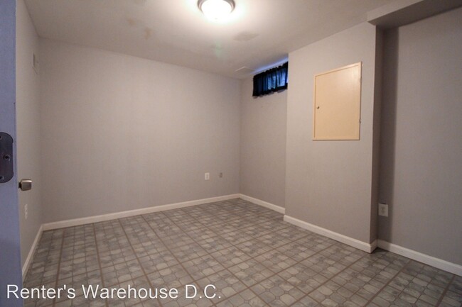 Building Photo - 5 br, 3.5 bath House - 13705 Hobart Dr