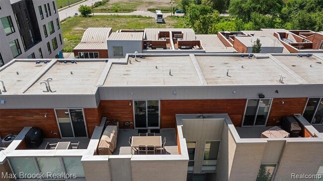 Building Photo - 284 Alfred St