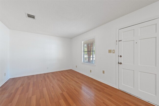 Building Photo - 1510 Afton St