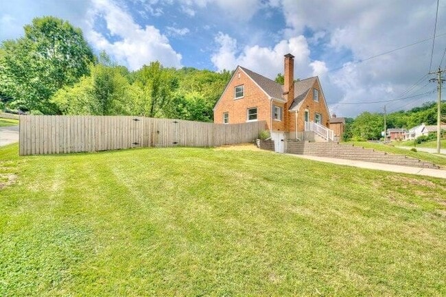 Building Photo - 797 Highland Ave