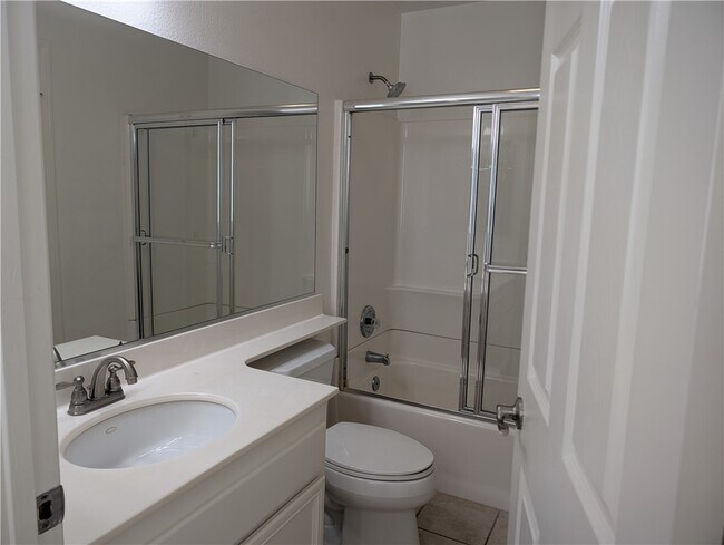 Building Photo - 2110 Almeria St