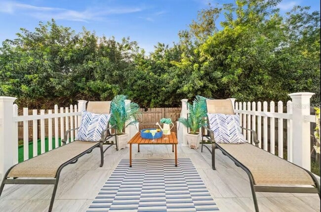 Building Photo - 2715 Lee St