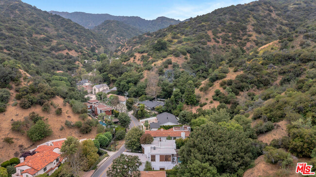 Building Photo - 3600 Mandeville Canyon Rd