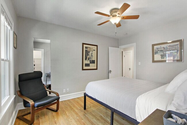 Building Photo - 915 W Pacific Ave