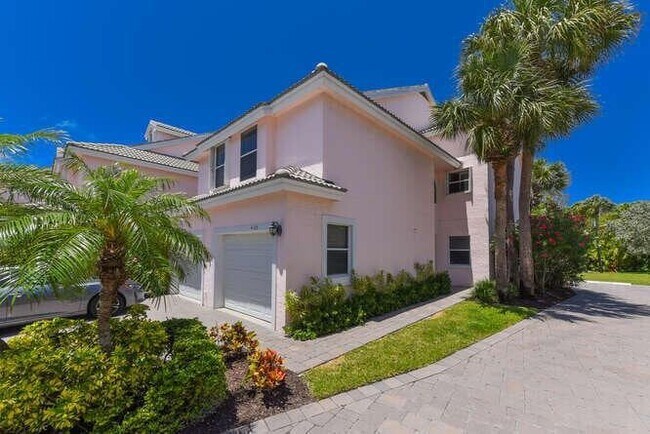 Building Photo - 4105 Fairway Dr N