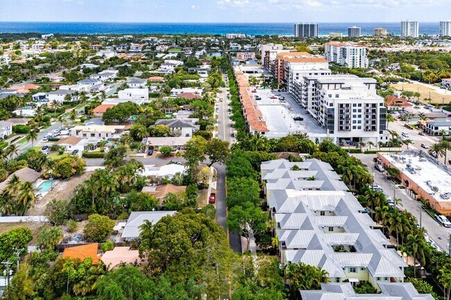 Primary Photo - 244 E Boca Raton Rd
