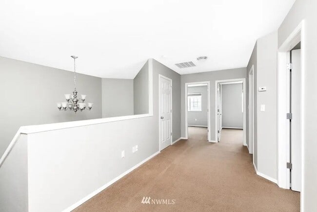 Building Photo - Move in ready home with 4 beds 2.5 bath and 3 car garage