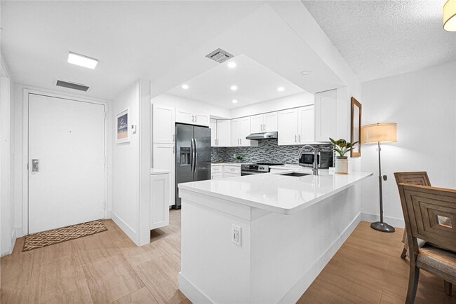 Building Photo - 3900 Galt Ocean Dr