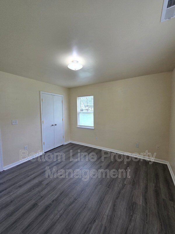 Building Photo - 5326 Eaton Cir