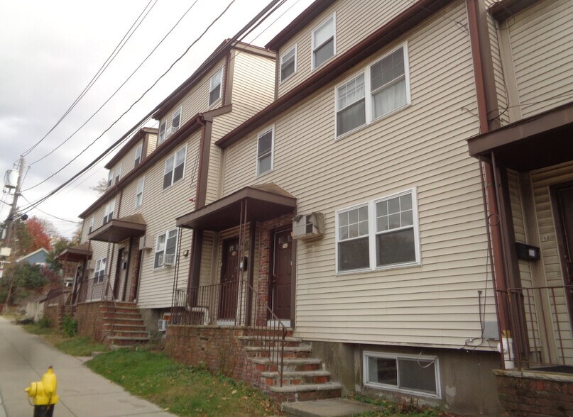 Primary Photo - 54 Vineland St