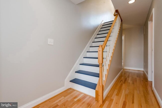 Building Photo - 19 S Ann St